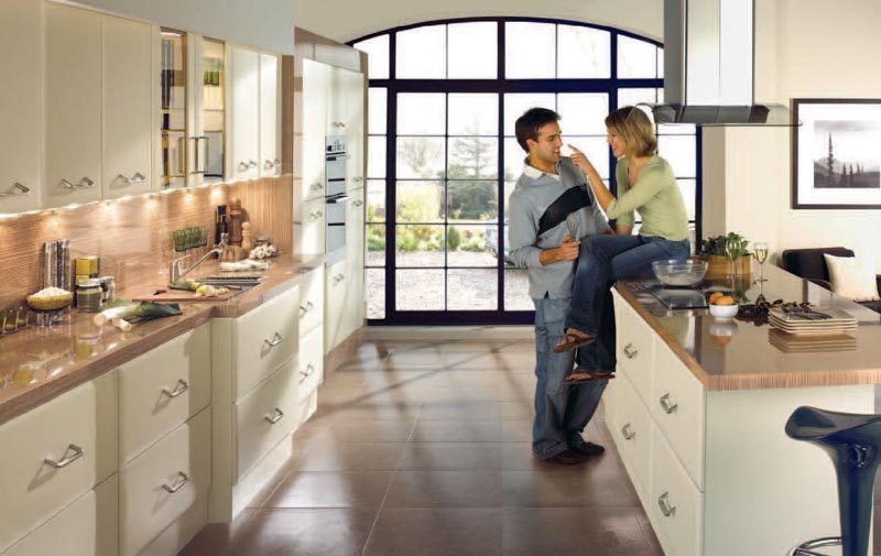 COLONIAL KITCHENS